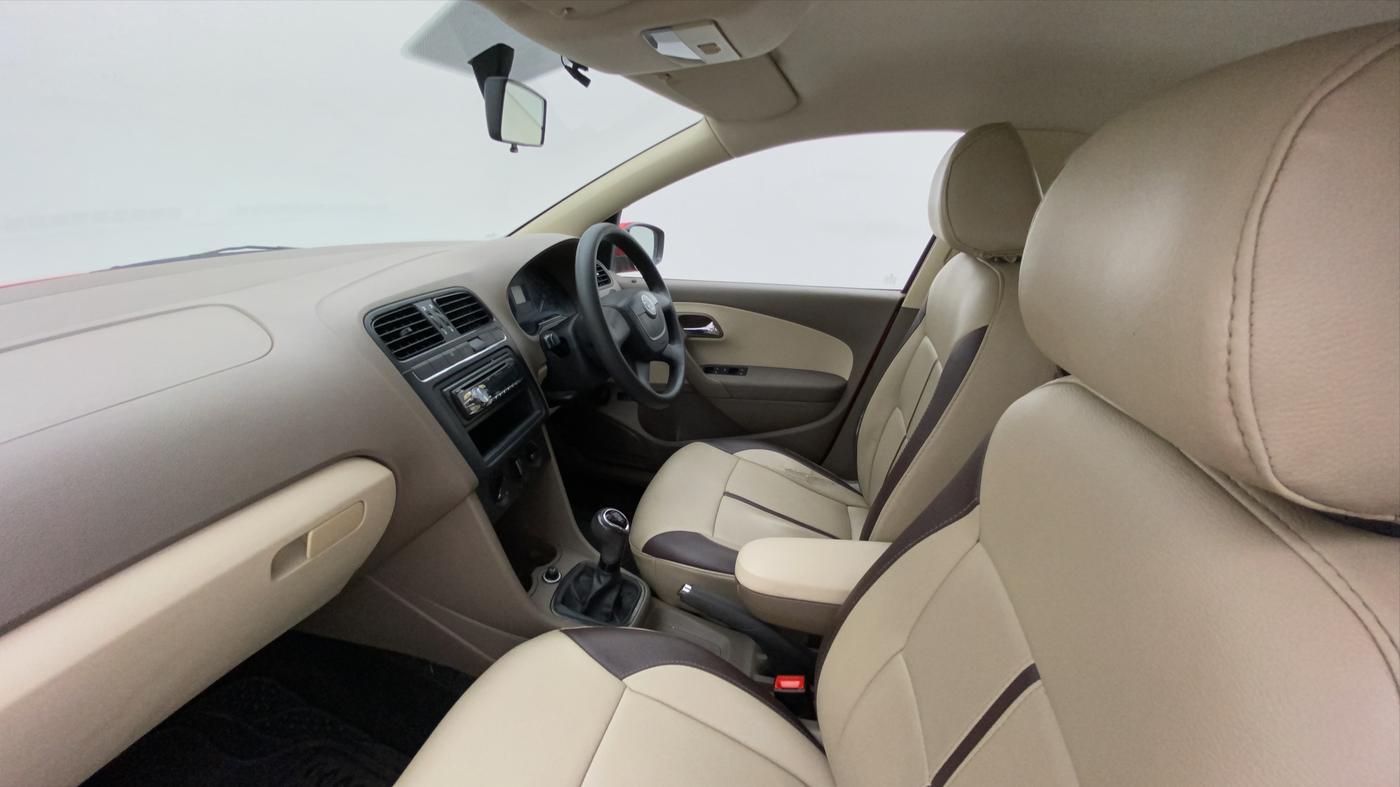 2012 Skoda Rapid AMBITION 1.6 TDI CR MT, Diesel, Manual, 1,05,577 km, Right Side Front Door Cabin