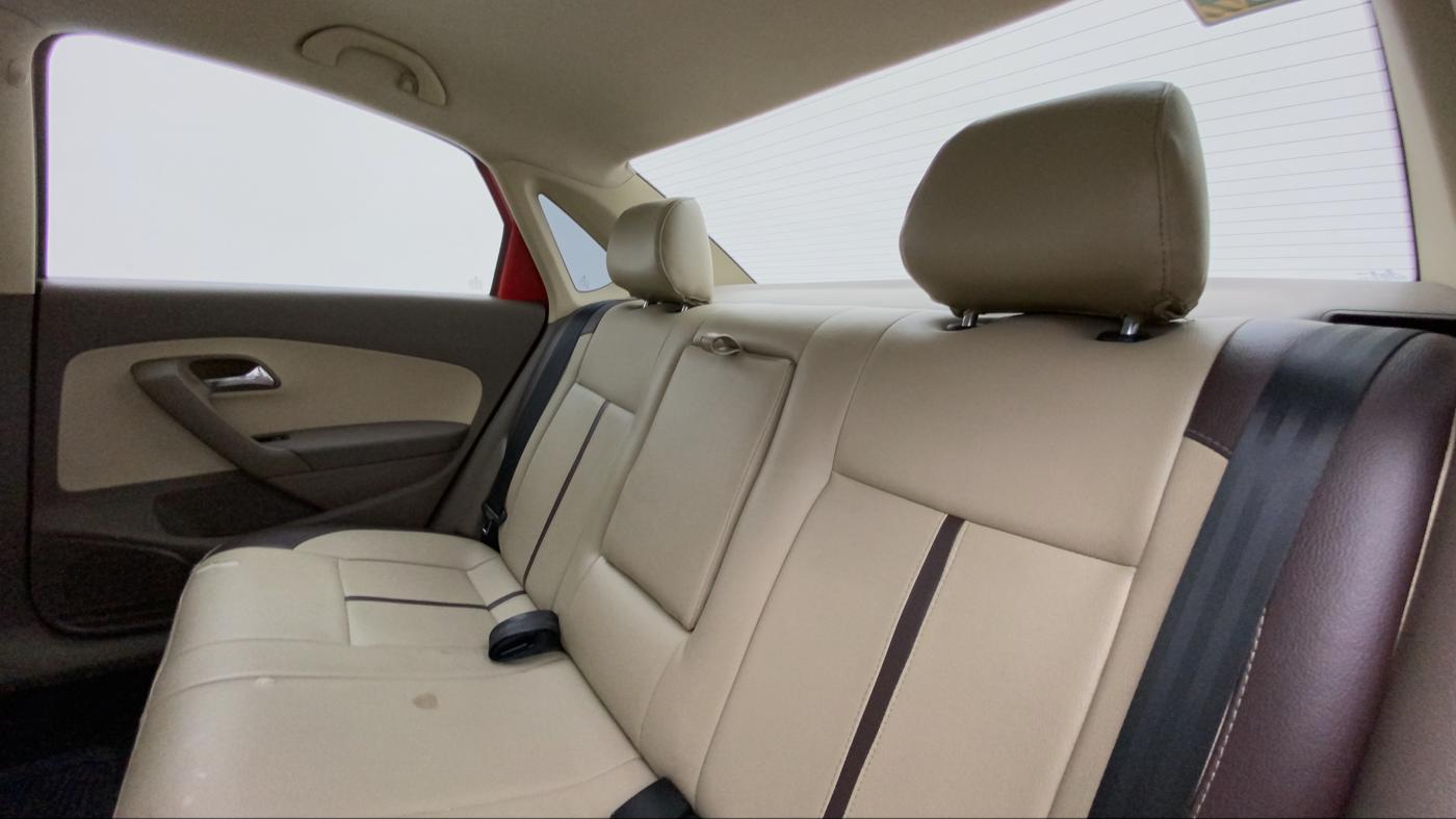 2012 Skoda Rapid AMBITION 1.6 TDI CR MT, Diesel, Manual, 1,05,577 km, Right Side Rear Door Cabin