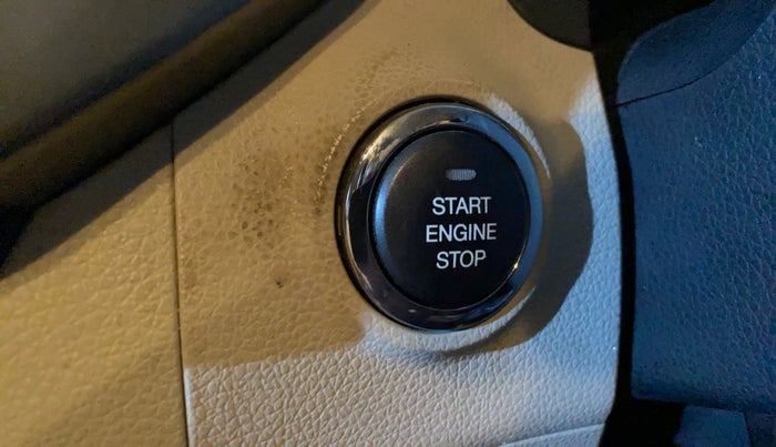 2019 Mahindra XUV300 W8 (O) 1.2 PETROL, Petrol, Manual, 82,450 km, Keyless Start/ Stop Button