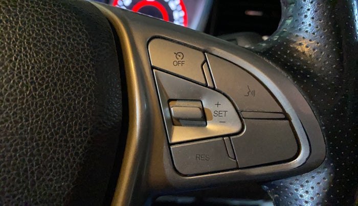 2019 Mahindra XUV300 W8 (O) 1.2 PETROL, Petrol, Manual, 82,450 km, Adaptive Cruise Control