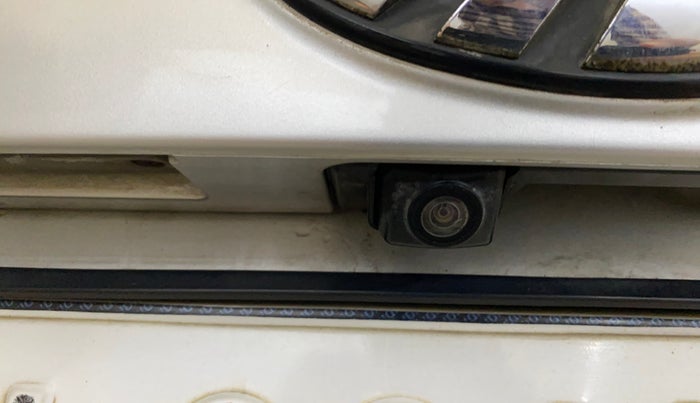 2019 Mahindra XUV300 W8 (O) 1.2 PETROL, Petrol, Manual, 82,450 km, Parking Camera