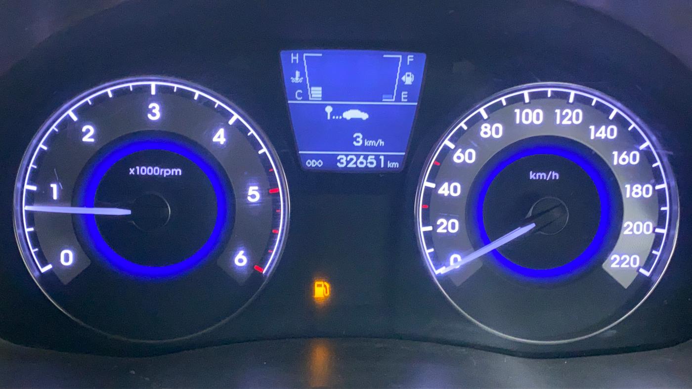 2013 Hyundai Verna FLUIDIC 1.6 SX CRDI, Diesel, Manual, 33,838 km, Odometer Image