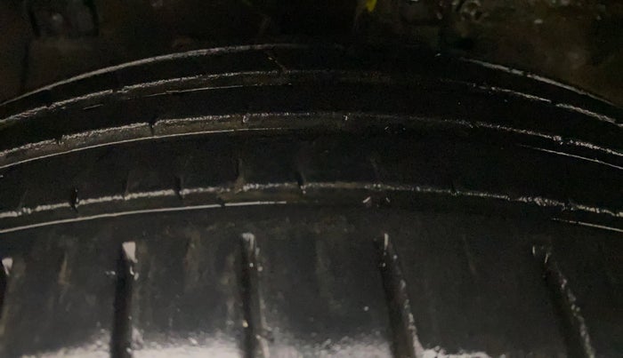 2017 Maruti Ertiga VXI AT, Petrol, Automatic, 68,718 km, Left Front Tyre Tread