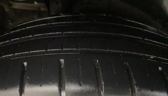 2017 Maruti Ertiga VXI AT, Petrol, Automatic, 68,718 km, Right Rear Tyre Tread