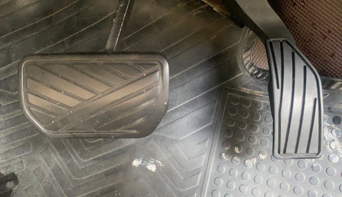 2017 Maruti Ertiga VXI AT, Petrol, Automatic, 68,718 km, Pedals