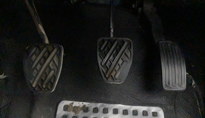 2017 Datsun Go A, Petrol, Manual, 62,443 km, Pedals