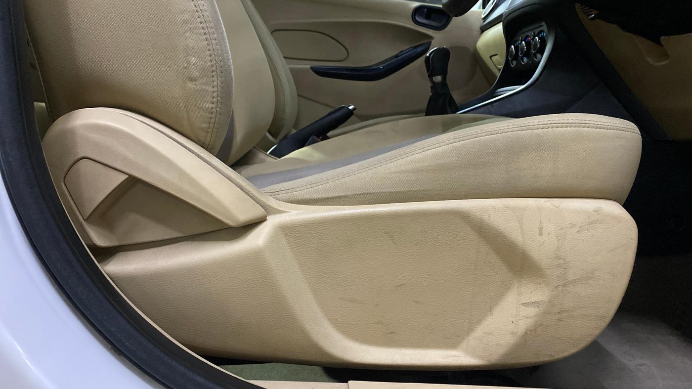 2017 Ford Figo Aspire TREND 1.5 DIESEL, Diesel, Manual, 42,321 km, Driver Side Adjustment Panel