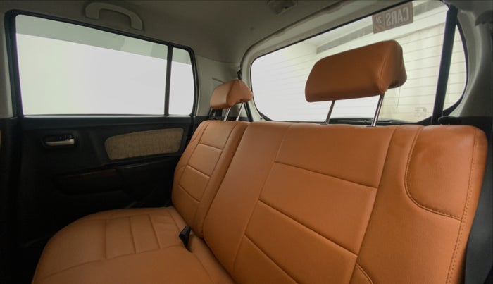 2017 Maruti Wagon R 1.0 VXI, Petrol, Manual, 37,340 km, Right Side Rear Door Cabin