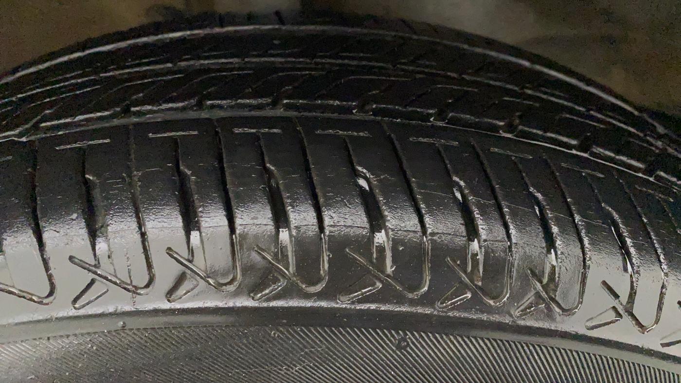 2017 Maruti Wagon R 1.0 VXI, Petrol, Manual, 37,340 km, Left Rear Tyre Tread