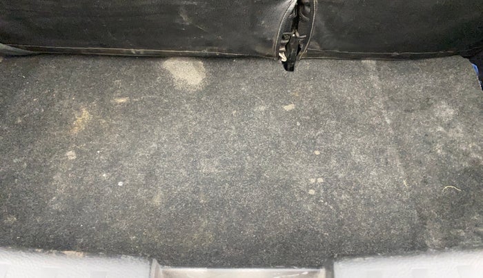 2015 Maruti Swift LXI (O), Petrol, Manual, 87,471 km, Boot Inside