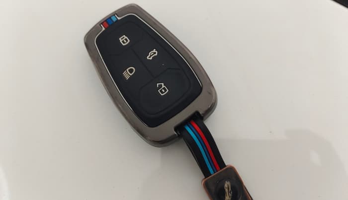 2022 Tata TIGOR XZ PLUS CNG, CNG, Manual, 1,33,074 km, Key Close Up