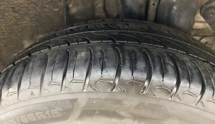 2019 Hyundai Elite i20 ASTA (O) CVT, Petrol, Automatic, 69,712 km, Left Rear Tyre Tread