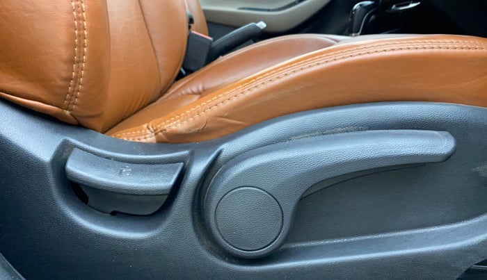 2019 Hyundai Elite i20 ASTA (O) CVT, Petrol, Automatic, 69,712 km, Driver Side Adjustment Panel