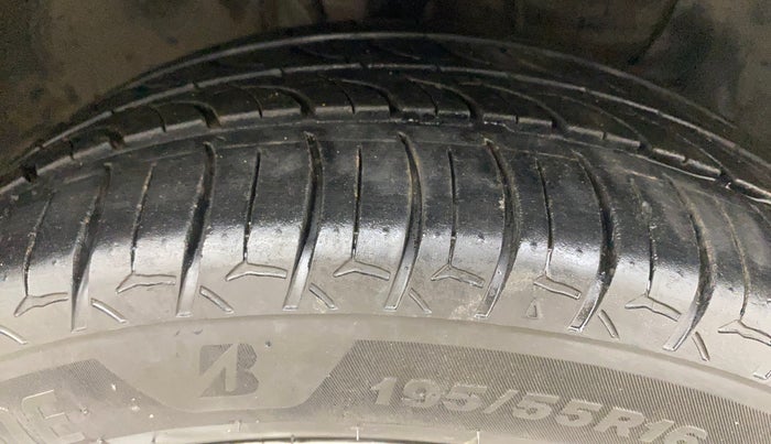 2019 Hyundai Elite i20 ASTA (O) CVT, Petrol, Automatic, 69,712 km, Right Front Tyre Tread