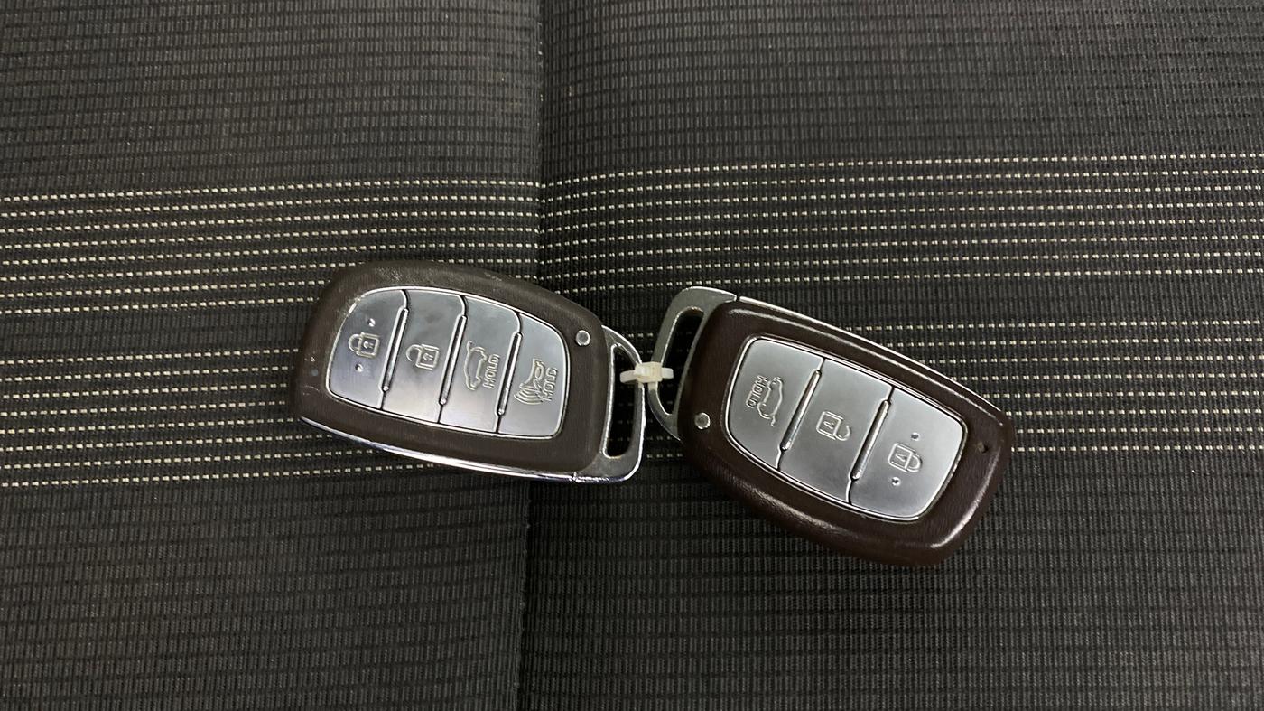 2021 Hyundai VENUE SX PLUS 1.0 TURBO DCT, Petrol, Automatic, 45,570 km, Key Close Up