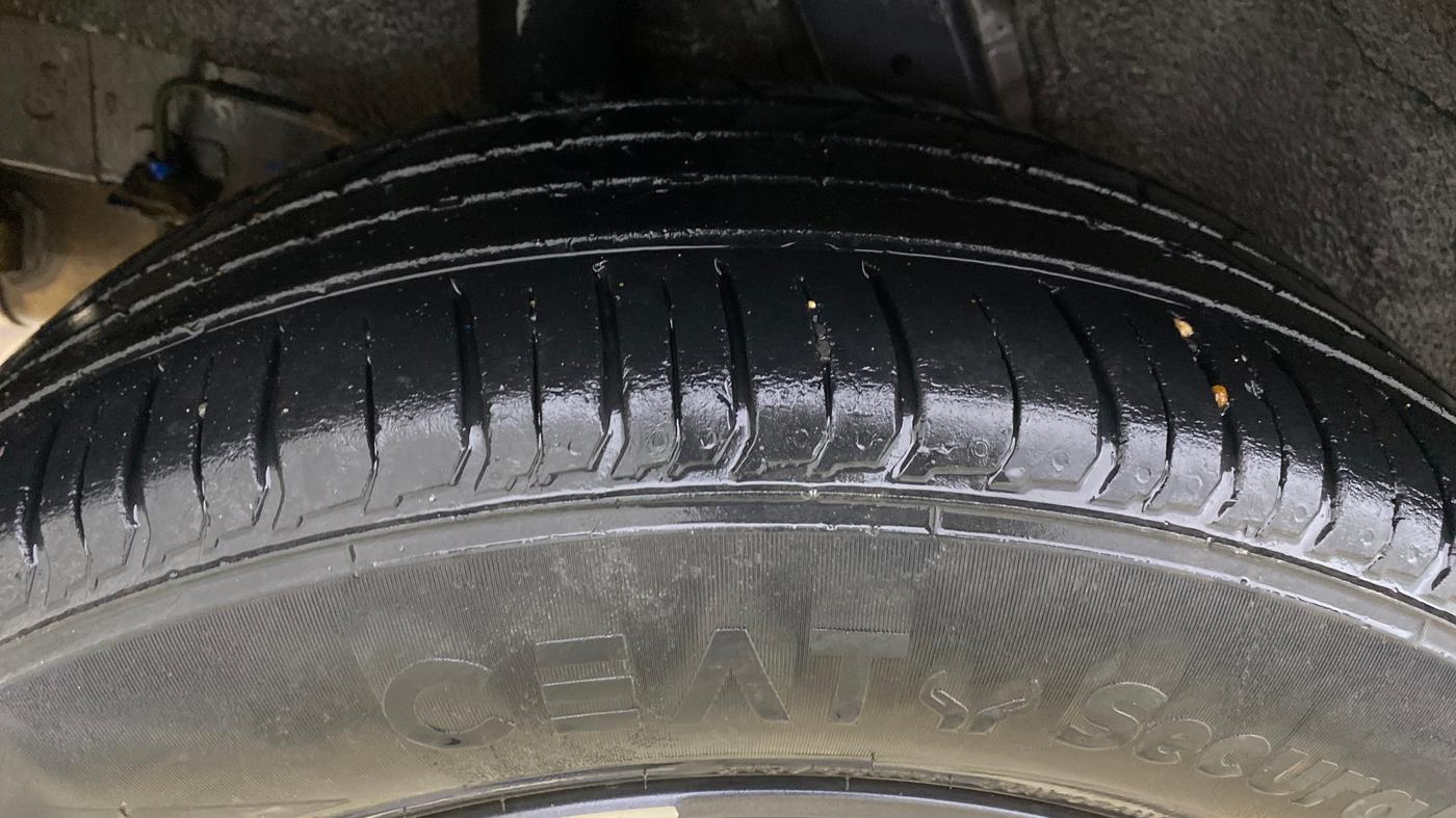 2021 Hyundai VENUE SX PLUS 1.0 TURBO DCT, Petrol, Automatic, 45,570 km, Right Rear Tyre Tread