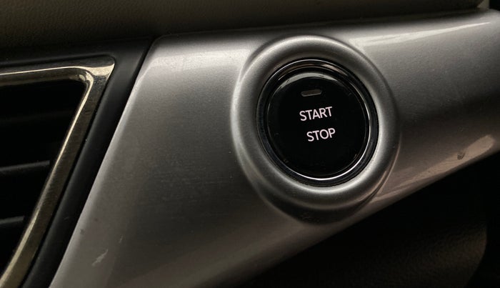 2024 Mahindra XUV700 AX 7 LUXURY D AT 7 STR, Diesel, Automatic, 28,342 km, Keyless Start/ Stop Button