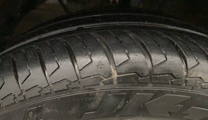 2024 Maruti Dzire ZXI CNG, CNG, Manual, 19,618 km, Left Front Tyre Tread