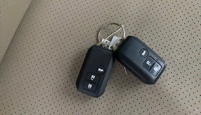 2024 Maruti Dzire ZXI CNG, CNG, Manual, 19,618 km, Key Close Up
