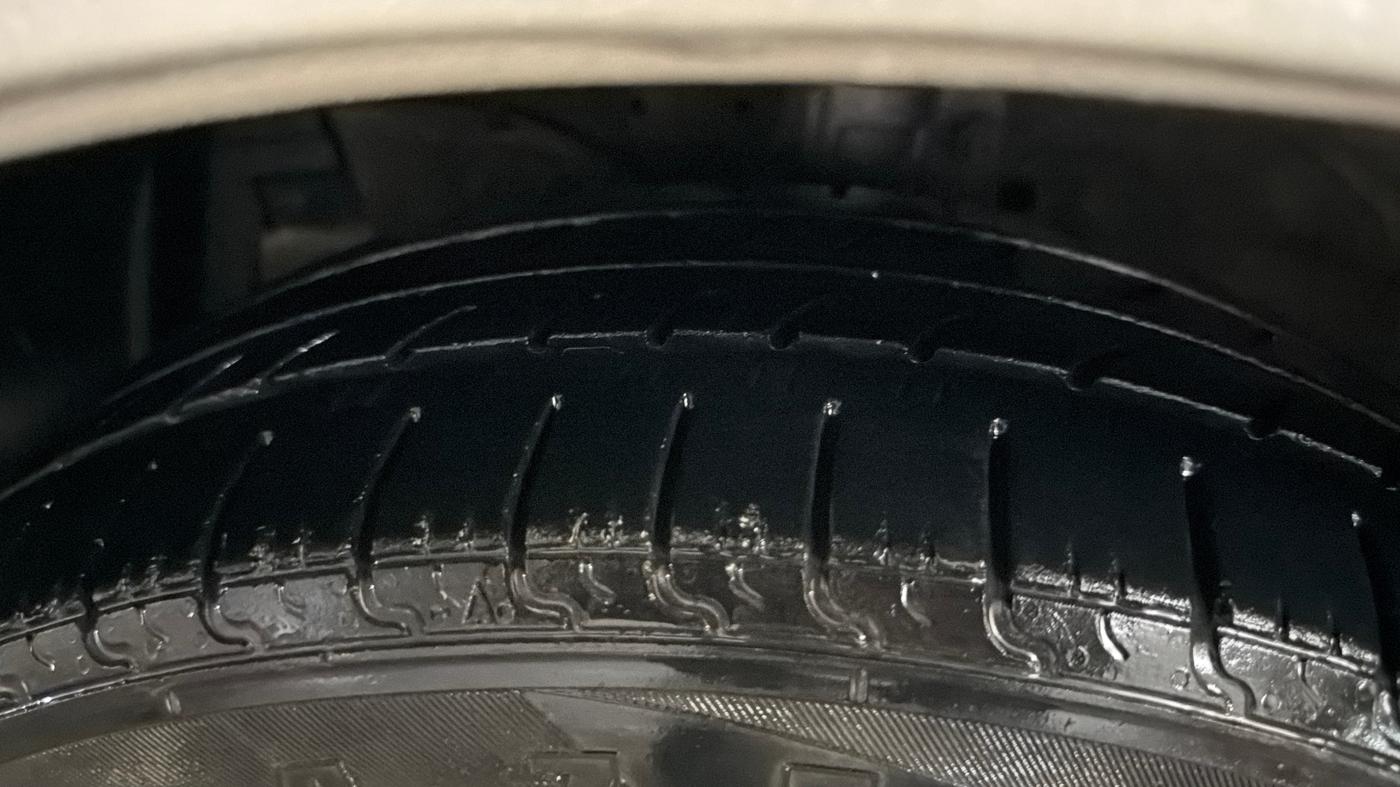 2018 Maruti Ertiga VXI, Petrol, Manual, 91,882 km, Left Front Tyre Tread