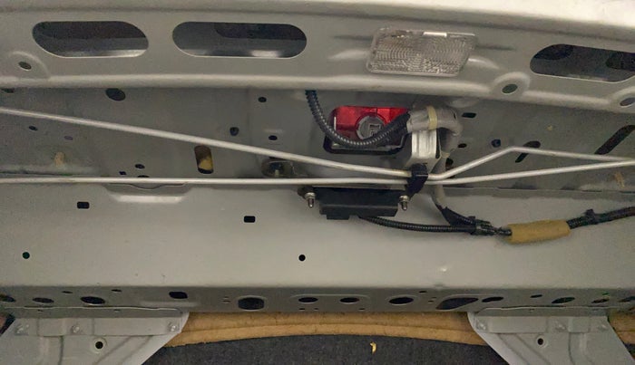 2015 Honda City 1.5L I-VTEC VX CVT, Petrol, Automatic, 84,588 km, Dicky (Boot door) - Boot space light has minor damage