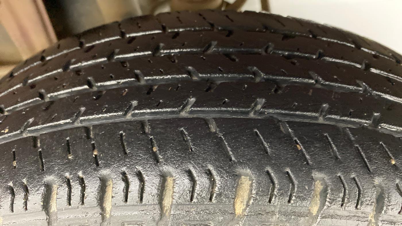 2014 Maruti Alto K10 VXI P, Petrol, Manual, 24,041 km, Left Rear Tyre Tread