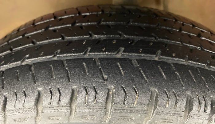 2014 Maruti Alto K10 VXI P, Petrol, Manual, 24,041 km, Left Front Tyre Tread