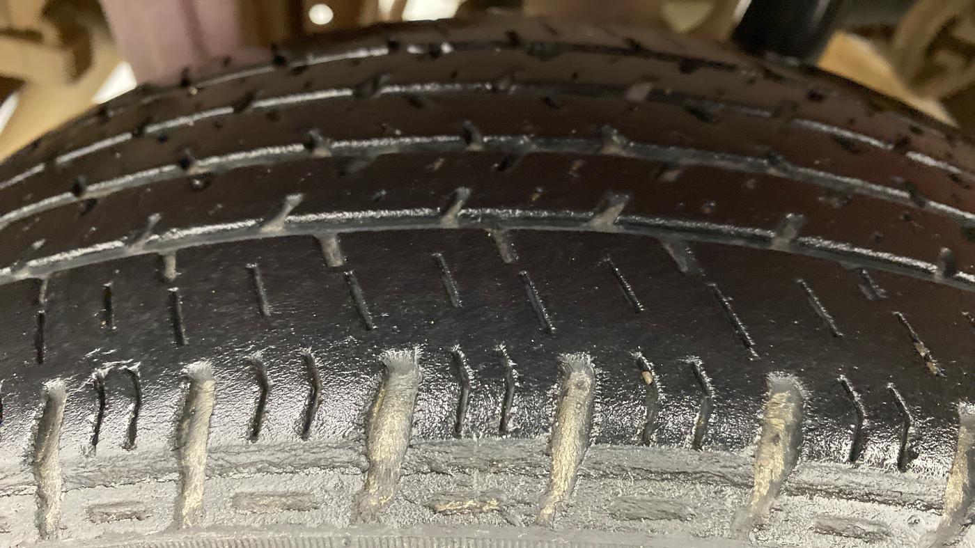 2014 Maruti Alto K10 VXI P, Petrol, Manual, 24,041 km, Right Rear Tyre Tread