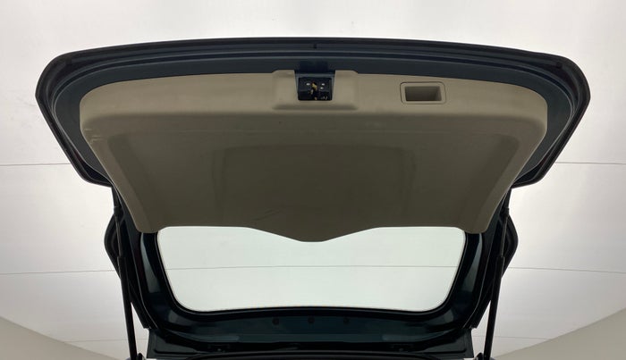 2018 Mahindra MARAZZO M2 8 STR, Diesel, Manual, 24,686 km, Boot Door Open