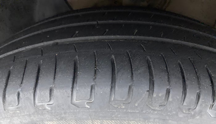 2020 Hyundai NEW I20 MAGNA 1.5 MT, Diesel, Manual, 54,062 km, Left Front Tyre Tread