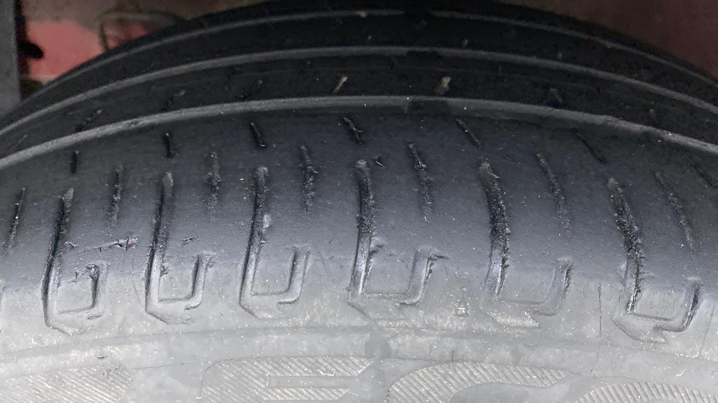 2020 Hyundai NEW I20 MAGNA 1.5 MT, Diesel, Manual, 54,062 km, Right Rear Tyre Tread