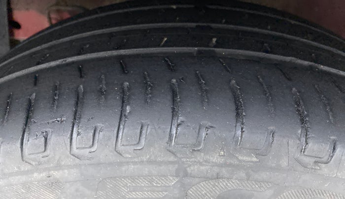 2020 Hyundai NEW I20 MAGNA 1.5 MT, Diesel, Manual, 54,062 km, Right Rear Tyre Tread