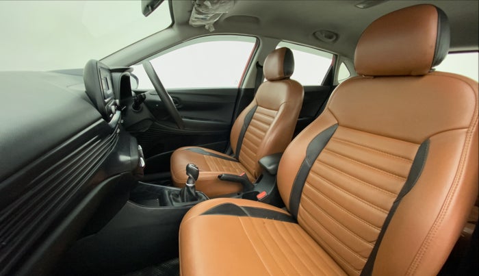 2020 Hyundai NEW I20 MAGNA 1.5 MT, Diesel, Manual, 54,062 km, Right Side Front Door Cabin