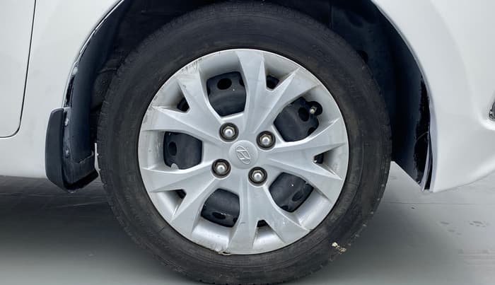 2013 Hyundai Grand i10 MAGNA 1.2 VTVT, Petrol, Manual, 30,434 km, Right Front Wheel