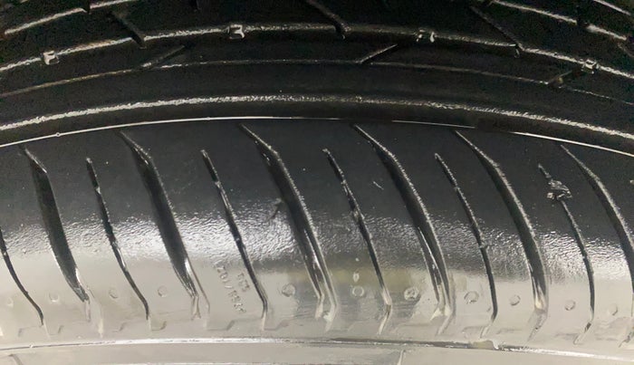 2023 Renault Kiger RXZ AMT, Petrol, Automatic, 3,815 km, Left Front Tyre Tread