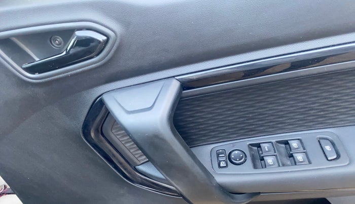 2023 Renault Kiger RXZ AMT, Petrol, Automatic, 3,815 km, Driver Side Door Panels Control