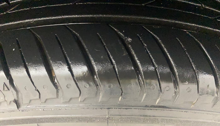 2023 Renault Kiger RXZ AMT, Petrol, Automatic, 3,815 km, Right Front Tyre Tread