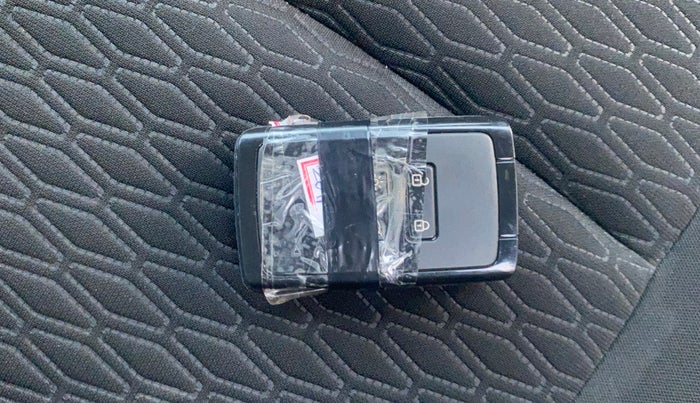 2023 Renault Kiger RXZ AMT, Petrol, Automatic, 3,815 km, Key Close Up