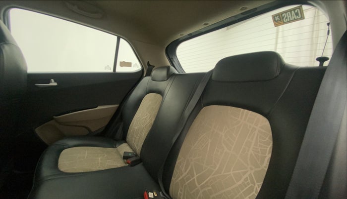 2018 Hyundai Grand i10 SPORTZ 1.2 KAPPA VTVT, Petrol, Manual, 32,393 km, Right Side Rear Door Cabin
