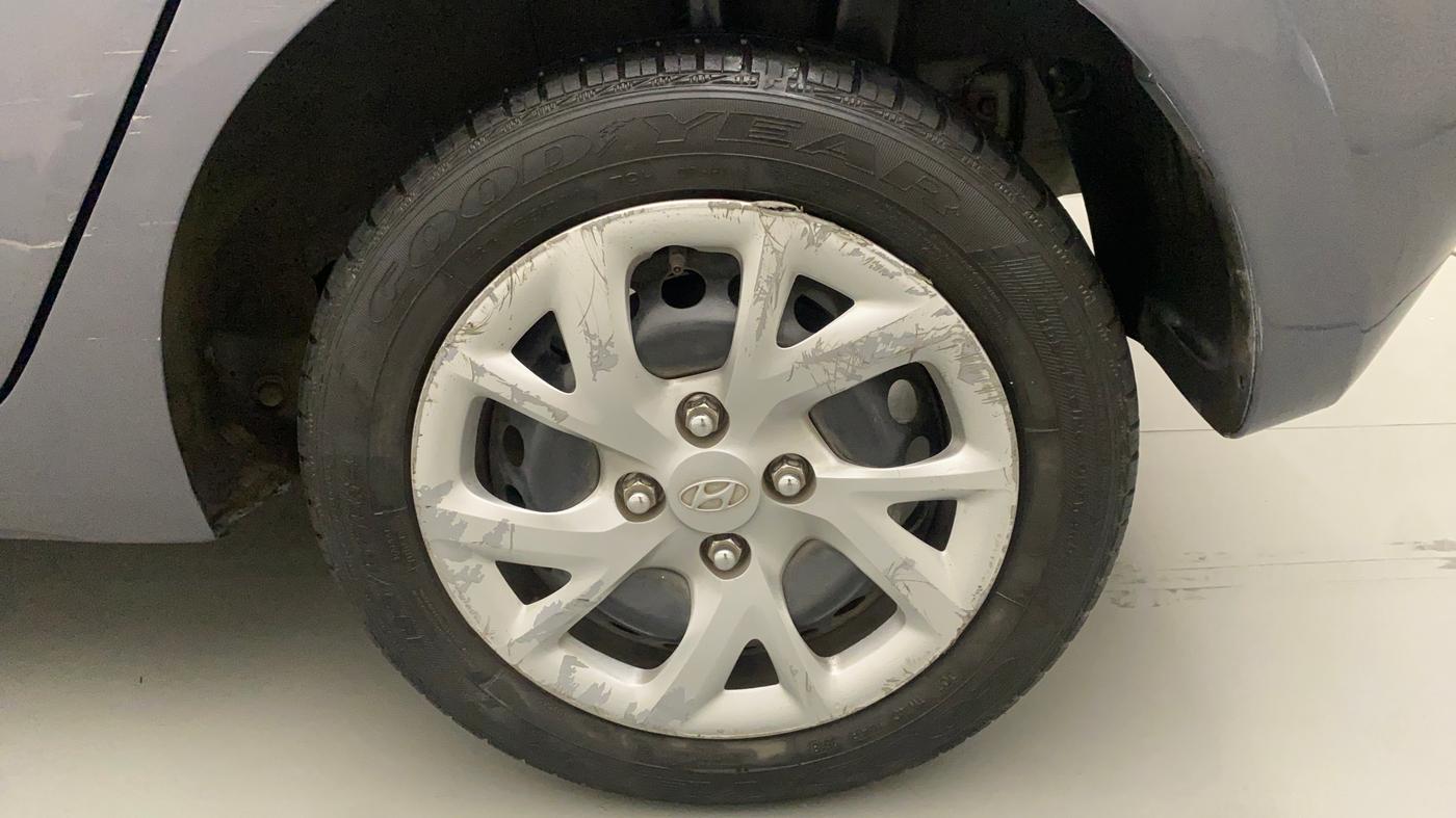 2018 Hyundai Grand i10 SPORTZ 1.2 KAPPA VTVT, Petrol, Manual, 32,393 km, Left Rear Wheel