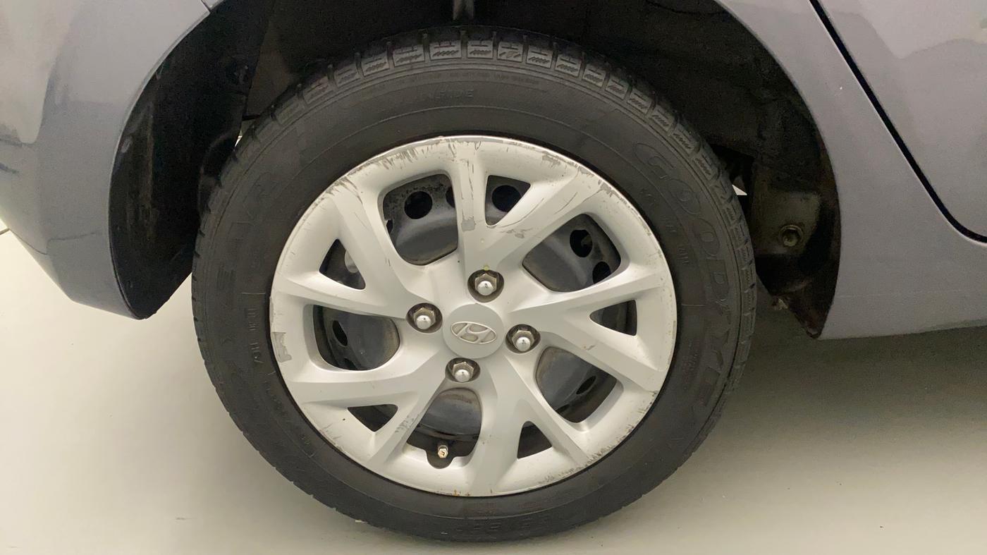 2018 Hyundai Grand i10 SPORTZ 1.2 KAPPA VTVT, Petrol, Manual, 32,393 km, Right Rear Wheel