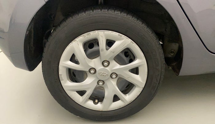 2018 Hyundai Grand i10 SPORTZ 1.2 KAPPA VTVT, Petrol, Manual, 32,393 km, Right Rear Wheel