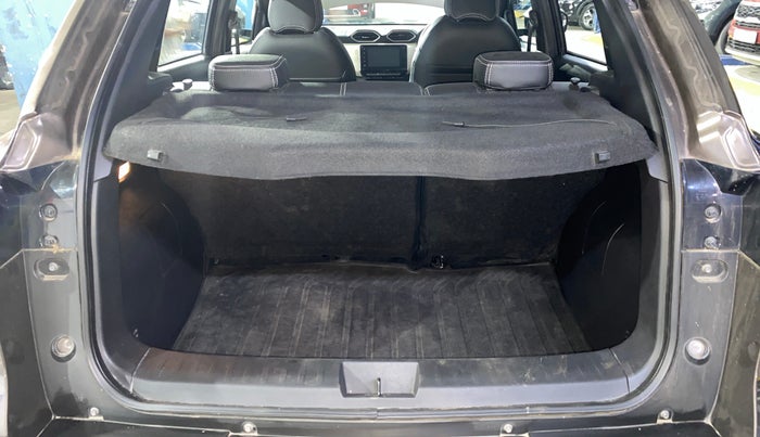 2023 Nissan MAGNITE XV MT, Petrol, Manual, 17,335 km, Boot Inside