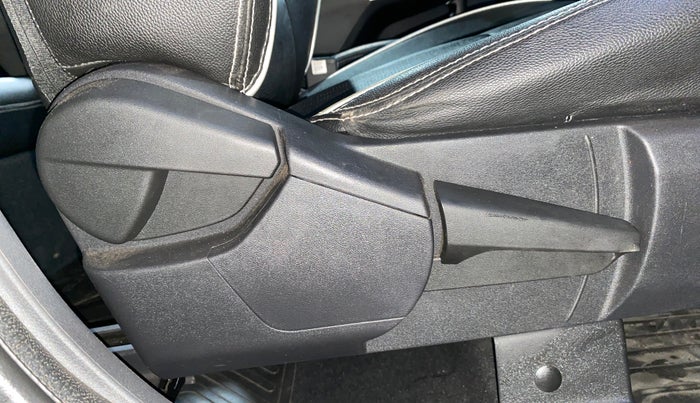 2023 Nissan MAGNITE XV MT, Petrol, Manual, 17,335 km, Driver Side Adjustment Panel