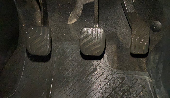 2023 Nissan MAGNITE XV MT, Petrol, Manual, 17,335 km, Pedals