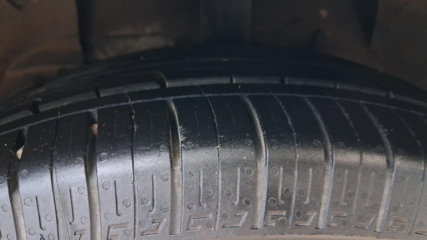 2016 Tata Zest XM PETROL, CNG, Manual, 97,394 km, Left Front Tyre Tread