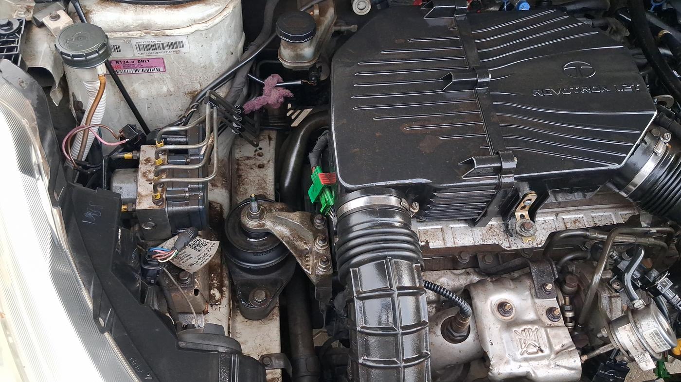 2016 Tata Zest XM PETROL, CNG, Manual, 97,394 km, Engine View - Right