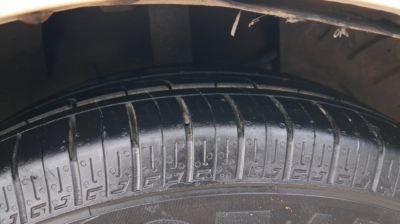 2016 Tata Zest XM PETROL, CNG, Manual, 97,394 km, Right Front Tyre Tread