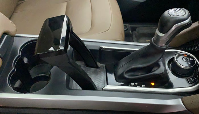 2021 Tata Harrier XZA PLUS 2.0L, Diesel, Automatic, 13,924 km, Gear Lever