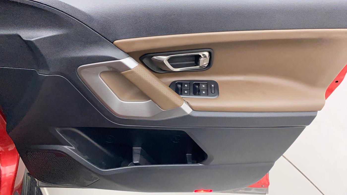 2021 Tata Harrier XZA PLUS 2.0L, Diesel, Automatic, 13,924 km, Driver Side Door Panels Control